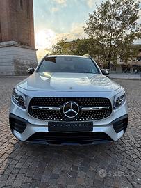 Mercedes benz GLB 200 AMG Line