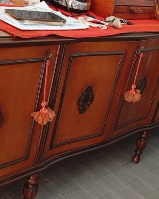 credenza classica in legno