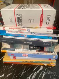 Libri scolastici superiori vari tipi