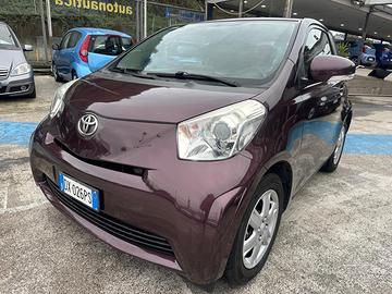 Toyota iq  automatica impianto a gas