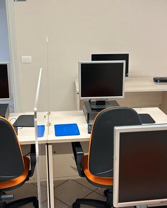 mobili per uffico e pc