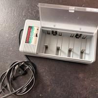 Uniross Caricabatterie universale 120