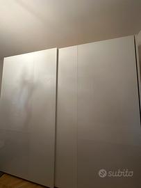 Armadio moderno di mobilificio