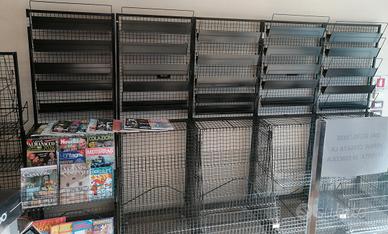Espositori riviste giornali libri 