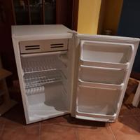 Frigorifero monoporta Comfee e bianco