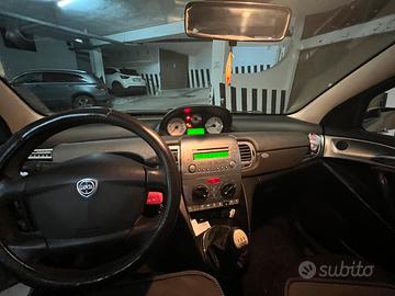 Lancia Ypsilon