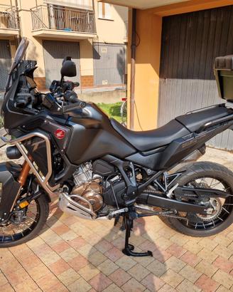 Africa twin Adventure 1.100 Ago 2022 con accessori