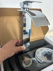 Niscelatore per lavello a cascata