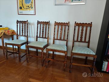 Set di 4 sedie intagliate in legno massello