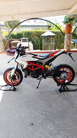 Ducati hypermotard 939