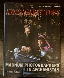 ARMS AGAINST FURY-Fotografi Magnum in Afghanistan