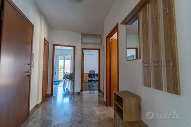 Disponibili tre stanze in appartamento condiviso