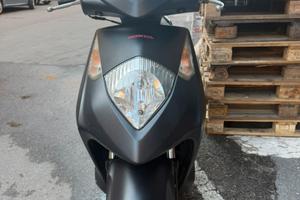 Honda dylan 150