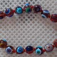 Bracciale con perline colorate