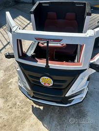 Camion con rimorchio elettrico