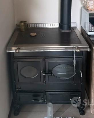 WEKOS stufa cucina a legna mod. “Amica” da 8,5 kW