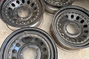 Sedili sabelt monoscocca e cerchi r15 per suzuki