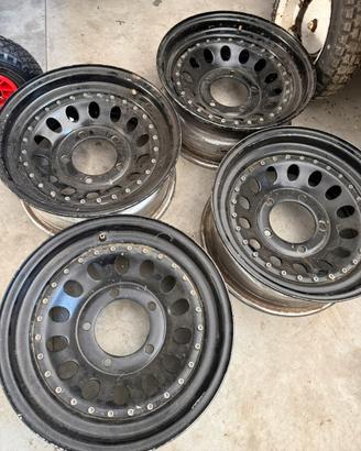 Sedili sabelt monoscocca e cerchi r15 per suzuki