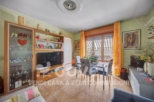 Appartamento di 110 m² con 4 locali a Torri di Qua