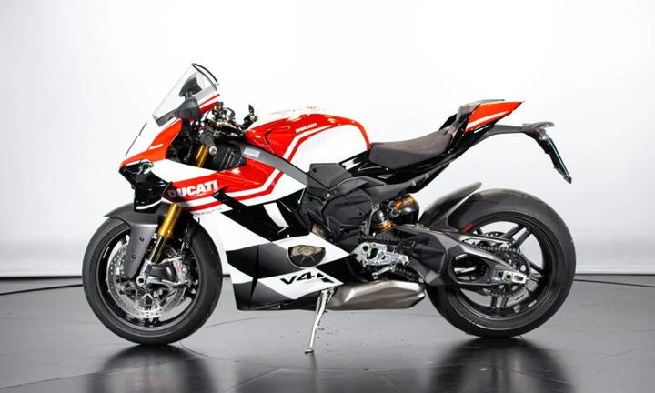 Ducati Panigale V4 TRICOLORE - 2025