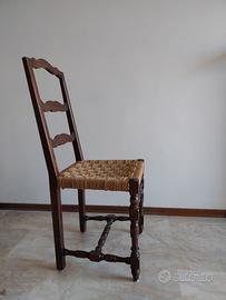 Sedie in legno e paglia