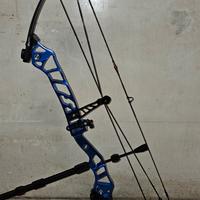 ’arco compound Booster 36.1 mancino 50 libbre 