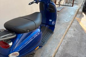 Vespa et4 125