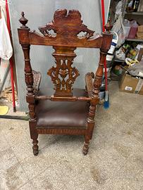 Trono poltrono in massello intagliata
