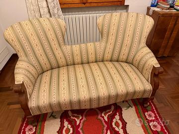 Divanetto antico due posti