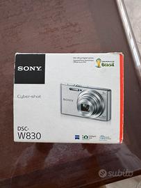 Focamera digitale SONY DSC-W830