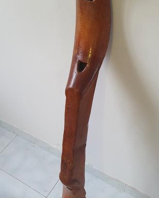 Pezzo unico in legno lavorato a mano