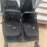 Passeggino gemellare con ovetti
