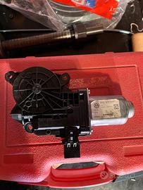 Motorino alzavetro anteriore sinistro