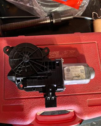 Motorino alzavetro anteriore sinistro