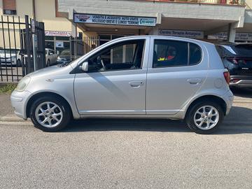 Toyota Yaris 1.0i 16V cat 5 porte Sol