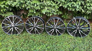 Kit 4 Cerchi in lega 18" Originali Toyota C-HR / Y