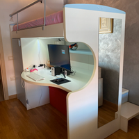 Letto a soppalco con scrivania-cameretta completa