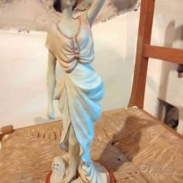 STATUA PORCELLANA