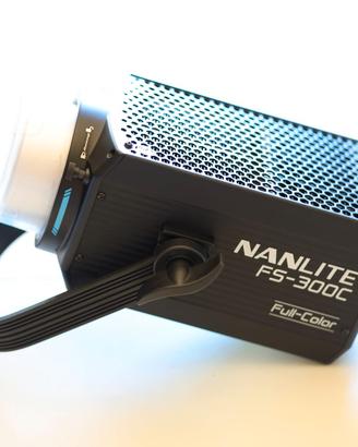 Luce continua da studio Nanolite FS 300 c