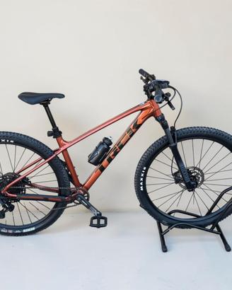 Trek Marlin 7 Gen 2 (Marigold/Red) Taglia M