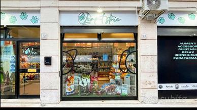Negozio accessori mangimi animali Petshop