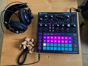 ROLAND sp-404 mkII e novation circuit mono station