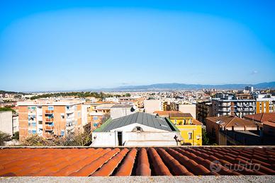 Villa indipendente con giardino e garage quadruplo