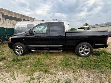 Dodge Ram Quad Cab 4x4 5.7 HEMI V8