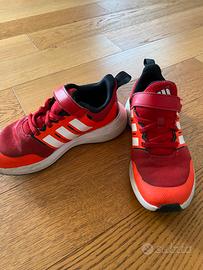 Scarpe ginnastica nr 33