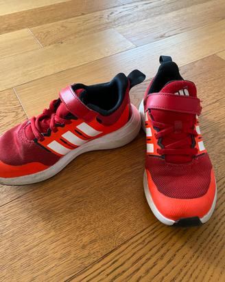 Scarpe ginnastica nr 33