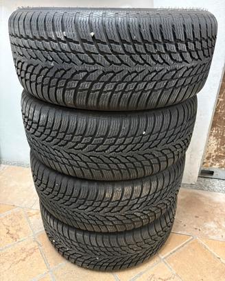 Pneumatici invermali 225/50 R17