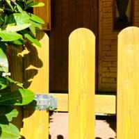 Casetta con roulotte