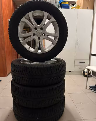 Cerchi in lega Hyundai+ gomme invernali 225/60/R17