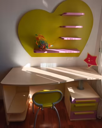Scrivania e letto singolo